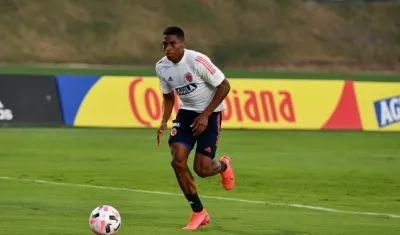 Emerson Rivaldo Rodríguez durante un entrenamiento con la Selección Colombia.