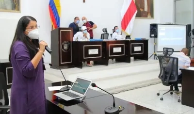 Nury Logreiira, durante su intervención ante la Asamblea.