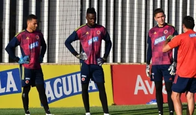 José Luis Chunga, Juan Moreno y Aldair Quintana, arqueros convocados al microciclo.