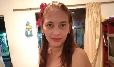 Katherine Martínez Sarmiento, la cajera que murió tras resultar gravemente herida.