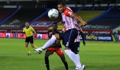 Larry Vásquez, volante de Junior. 