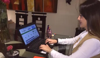 El Sena abre la puerta de 11 programas de formación titulada para estudiar desde cualquier lugar del mundo.