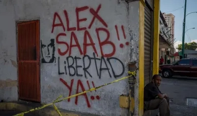 Grafiti en Caracas pidiendo la libertad de Alex Saab.