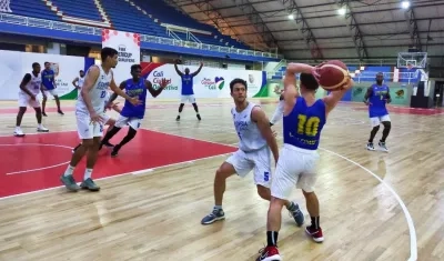 La selección Colombia entrena en el coliseo de Cali. 