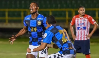 Brayan Moreno celebra tras anotar el primer gol de la noche. 