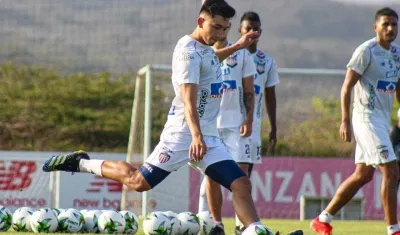 Fabián Ángel será titular en duelo de esta noche. 