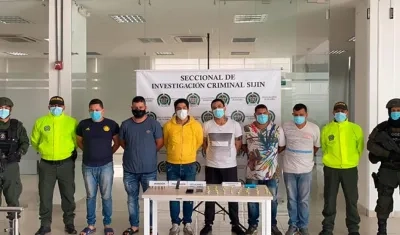 Los seis capturados.