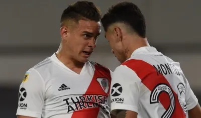 Rafael Santos Borré celebra su gol. 