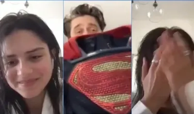 Momento en que Sasha Calle se entera de su nuevo papel. 