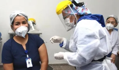 Vacunación al personal de la salud en Barranquilla.