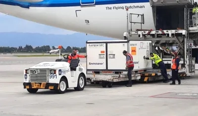 Descargue de las 192 mil vacunas de Sinovac.