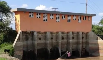 Cierran compuertas de Villa Rosa.