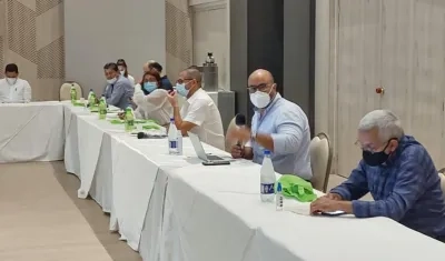 Reunión del Consejo Directivo de la CRA.