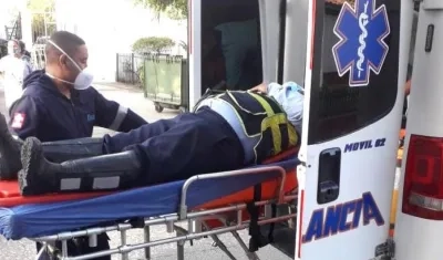 El agente de transito fue atendido.