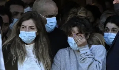 Jana y Giannina Maradona durante el sepelio de su padre Diego Armando. 
