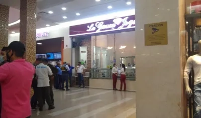 Joyería asaltada al interior del Centro Comercial Portal del Prado.