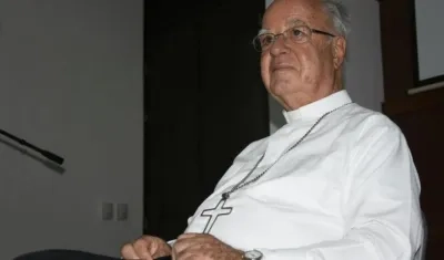 Monseñor Víctor Tamayo.