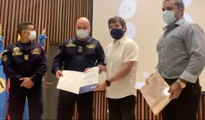 Entrega de la concesión de la Ciénaga de Mallorquín.