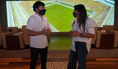 El Alcalde Jaime Pumarejo y Tatyana Orozco. 