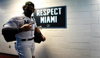 Jorge Alfaro, receptor de los Marlins de Miami. 