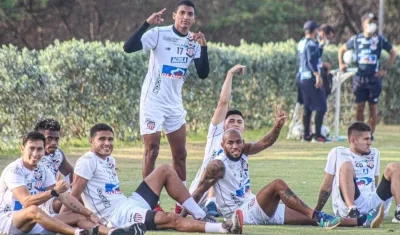 Jugadores de Junior, durante un entrenamiento. 