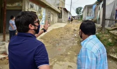 El Alcalde Jaime Pumarejo en uno de los sectores que serán intervenidos.