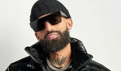 Arcángel, cantante urbano.