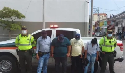 Los cuatro capturados fueron conducidos a la URI de la Fiscalía.