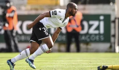 Óscar Estupiñán, delantero colombiano. 