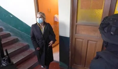 La expresidenta interina de Bolivia, Jeanine Áñez, en las instalaciones de la Fuerza Especial de Lucha Contra el Crimen (Felcc) de La Paz, este sábado. 