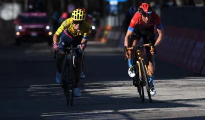 Sergio Higuita se impone en el embalaje a Mikel Landa y a Nairo Quintana. 