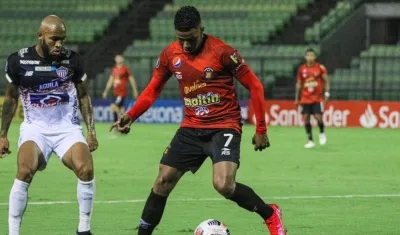 Caracas FC pierde a dos jugadores a minutos del partido con Junior