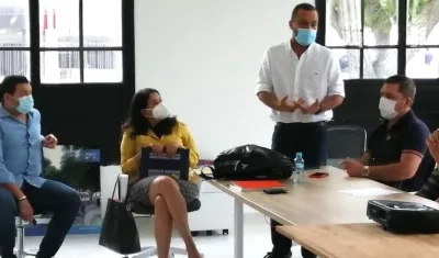 El Alcalde José Fernando Vargas presentando los proyectos.