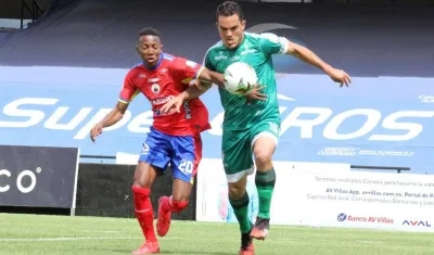 Acción de juego entre La Equidad y Pasto. 