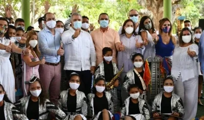En Campeche, corregimiento de Baranoa, la gobernadora del Atlántico acompañó al presidente de la República, Iván Duque, y al ministro de Cultura, Felipe Buitrago en la entrega del reconocimiento de Mincultura a la Banda de Baranoa.