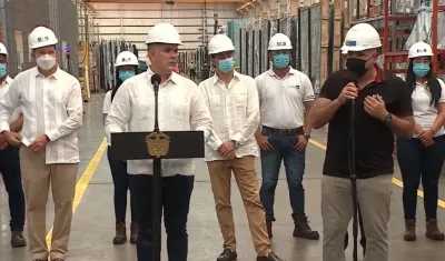 El Presidente Iván Duque y Christian Daes, COO de Tecnoglass.