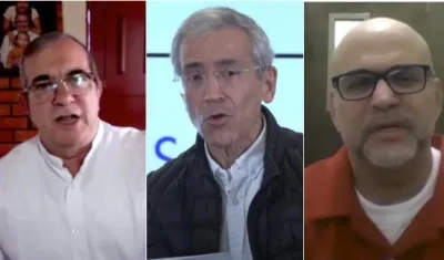 Rodrigo Londoño, Exjefe de las Farc; Francisco De Roux, presidente de la Comisión de la Verdad; y Salvatore Mancuso, exjefe de las AUC.