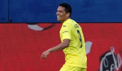 Carlos Bacca festeja su anotación. 