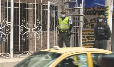 La Policía en el lugar donde habrían ocurrido los hechos. 