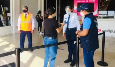 Verificación en centros comerciales.