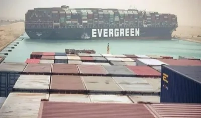 Continúa el embotellamiento.