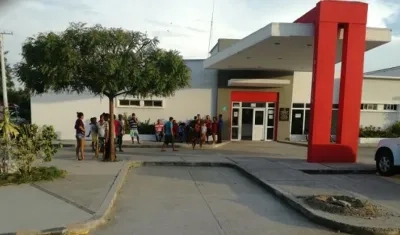 El niño de 9 años que resultó herido fue atendido en primera instancia en el Hospital de Juan de Acosta. 