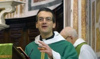 Giulio Mignani,  párroco de la pequeña localidad de Bonassola, en Liguria.