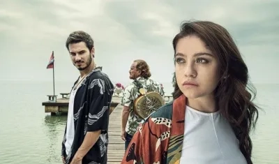 Pipe Bueno, Christian Tappan y Karol Sevilla en 'Siempre fui yo' de Disney+.