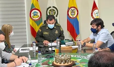 Mayor general Carlos Ernesto Rodríguez junto con la Gobernadora del Atlántico y el alcalde de Barranquilla. 