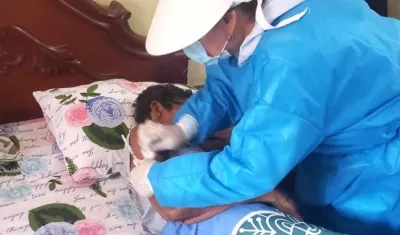 Aplicación de la vacuna en casa.