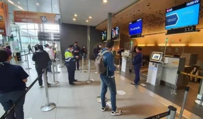 La caída en Colombia de transporte aéreo de pasajeros llegó a 78,6 %.