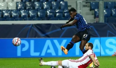 Duván Zapata, delantero colombiano. 