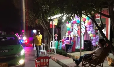 Autoridades hallaron una fiesta en medio de la caravana de seguridad.