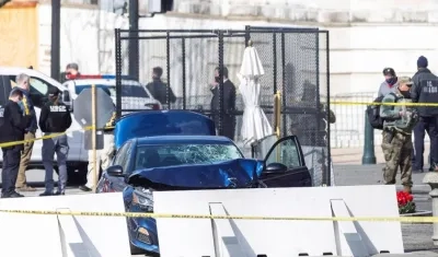 En el incidente un policía murió y otro resultó herido.